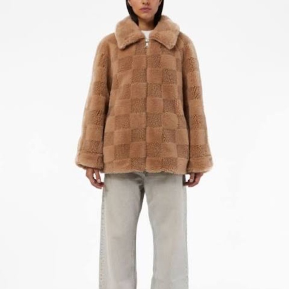 Apparis Lucy Checked Faux Fur Jacket in Size M in Butterscotch NWT - Picture 5 of 9